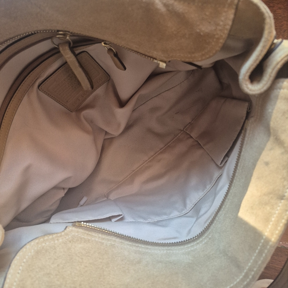 Suede Coach - Picture 5 of 7